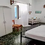 Matina Paros *