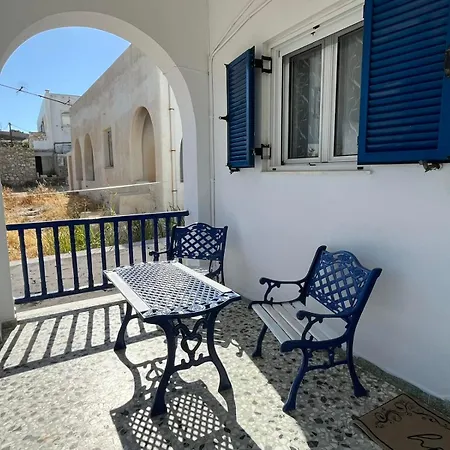 Matina Paros *